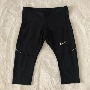 Nike Dri-fit capris/cropped leggings